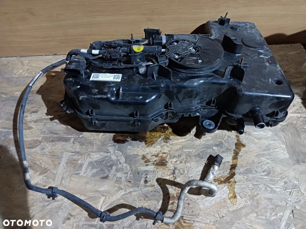 Zbiornik bak AdBlue + pompa VW Transporter Multivan T6 7E0131877G - 5
