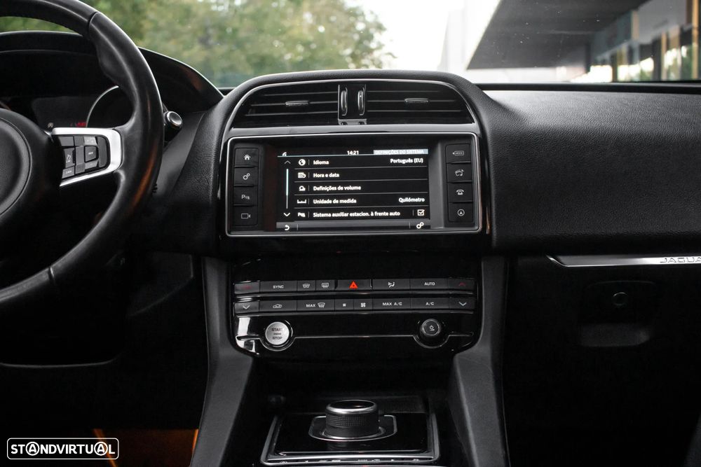 Jaguar F-Pace 20d Aut. Prestige - 38