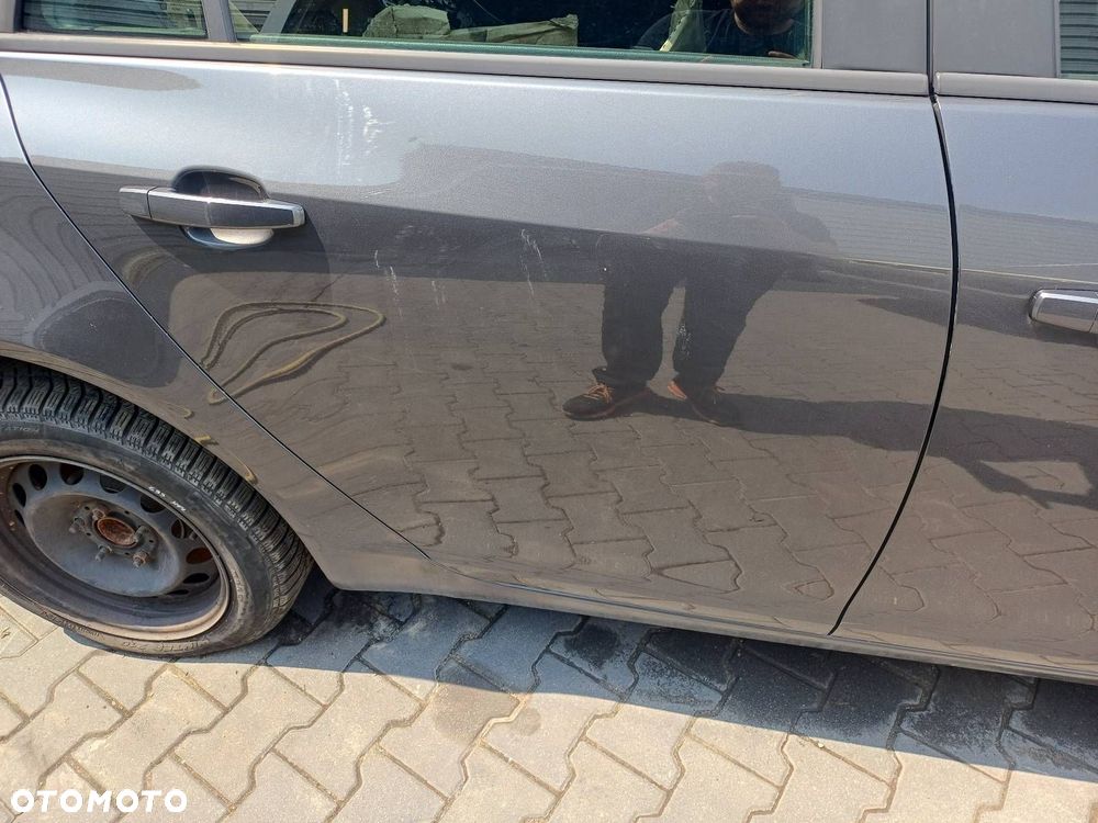 DRZWI KOMPLETNE PRAWY TYŁ OPEL INSIGNIA A Z177 - 2
