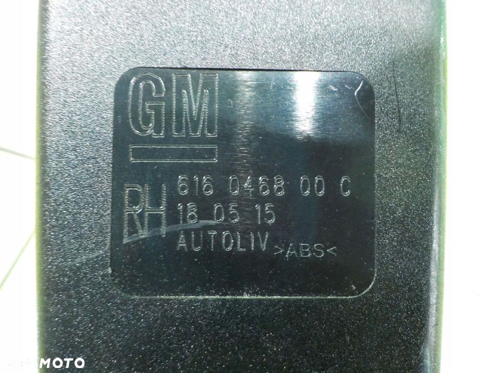 OPEL CORSA E 1.4 B 15r HB 5D napinacz zapinka pasa prawa przod 13427749 - 6