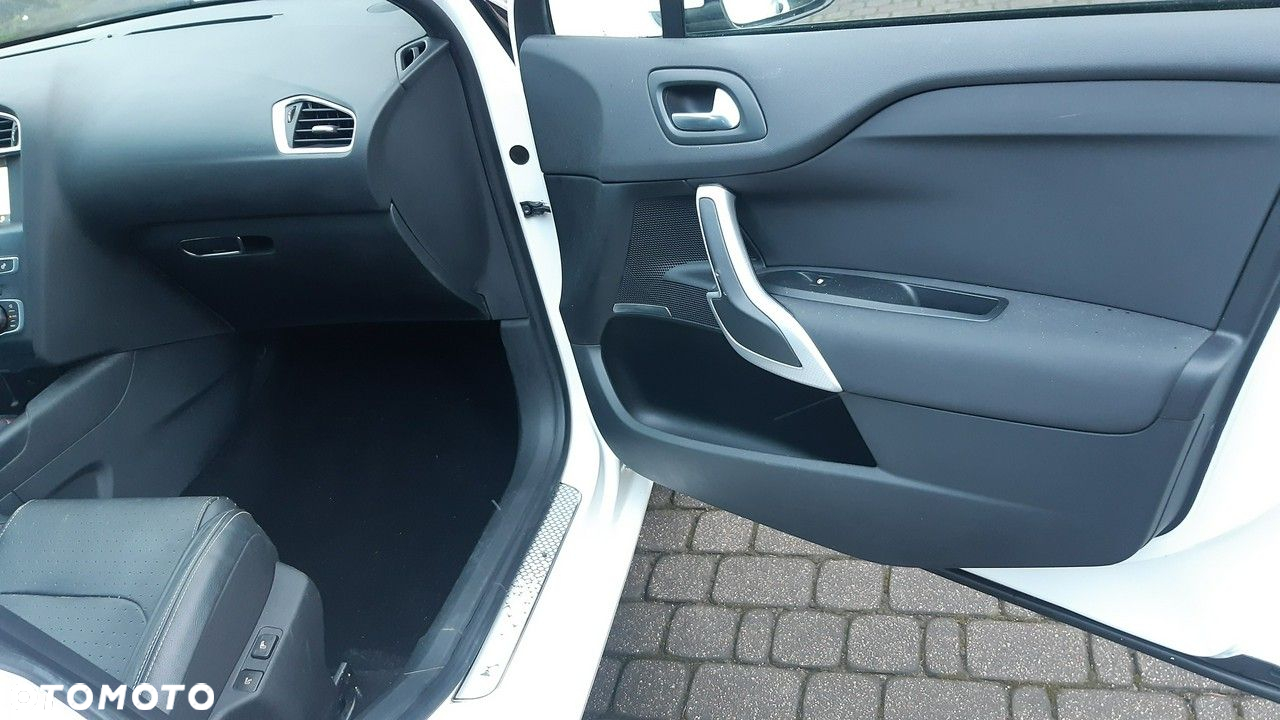 DS Automobiles DS 4 - 24