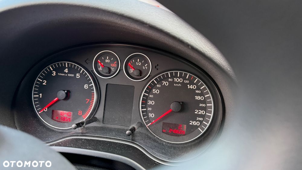 Audi A3 3-drzwiowe 1.6 Attraction - 7