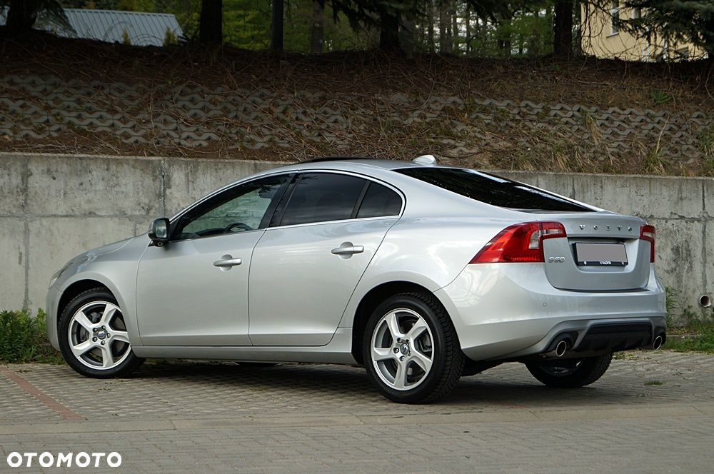 Volvo S60 D5 Summum - 8