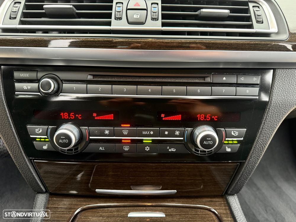 BMW 740 d Pack M - 34