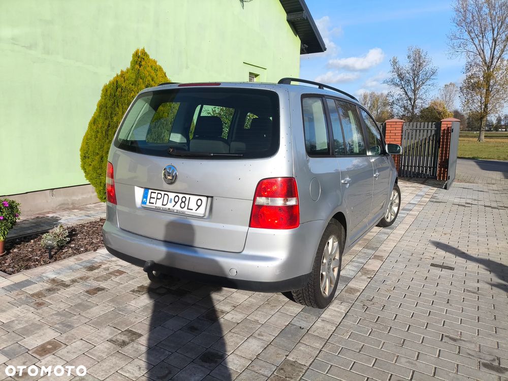 Volkswagen Touran 2.0 TDI Highline - 10