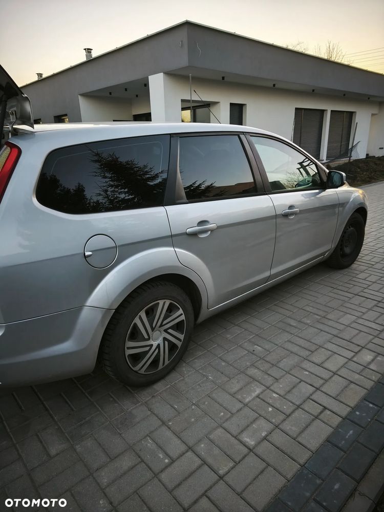 Ford Focus 1.8 TDCi Ambiente - 11