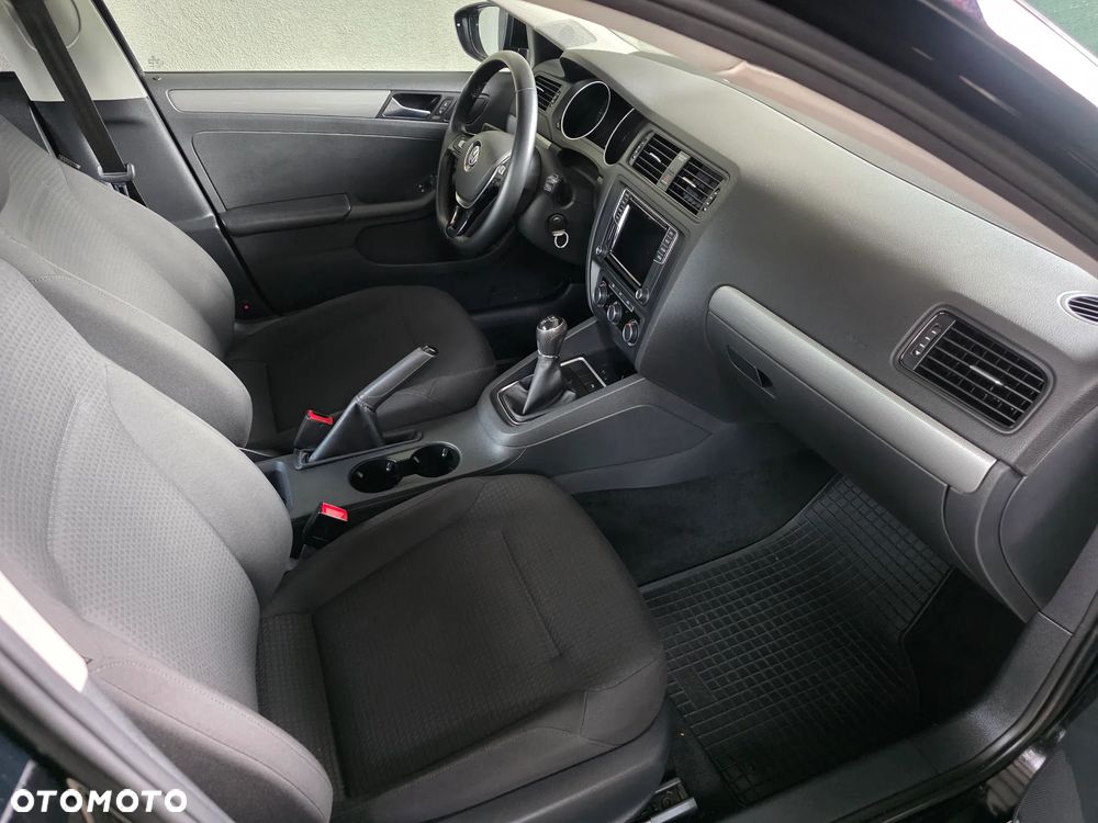 Volkswagen Jetta 2.0 TDI DPF BMT Trendline - 6