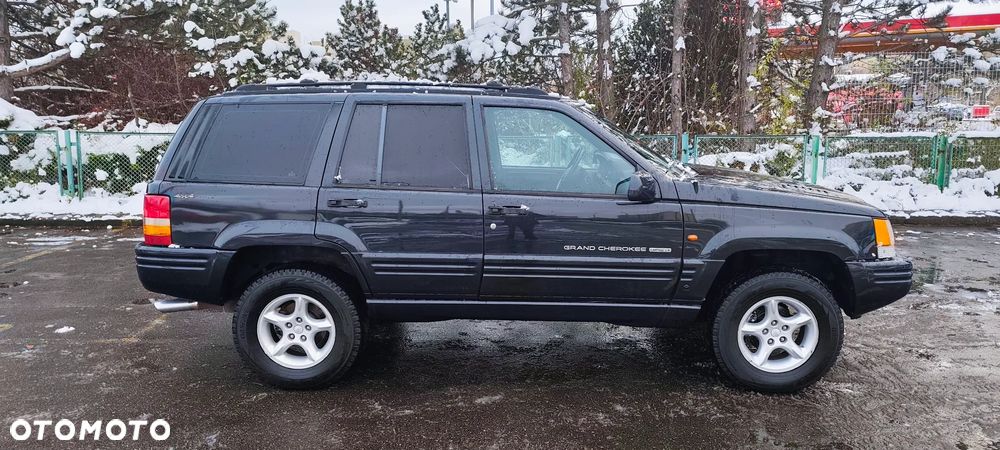 Jeep Grand Cherokee - 17