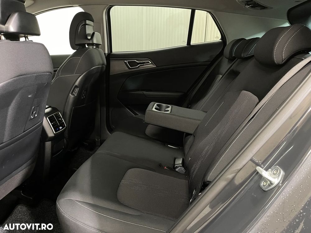 Kia Sportage 1.6 DSL MHEV 7DCT HP 4x2 Style - 12