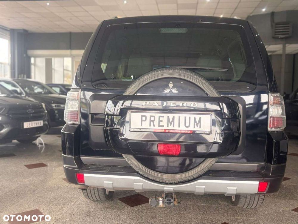 Mitsubishi Pajero - 19