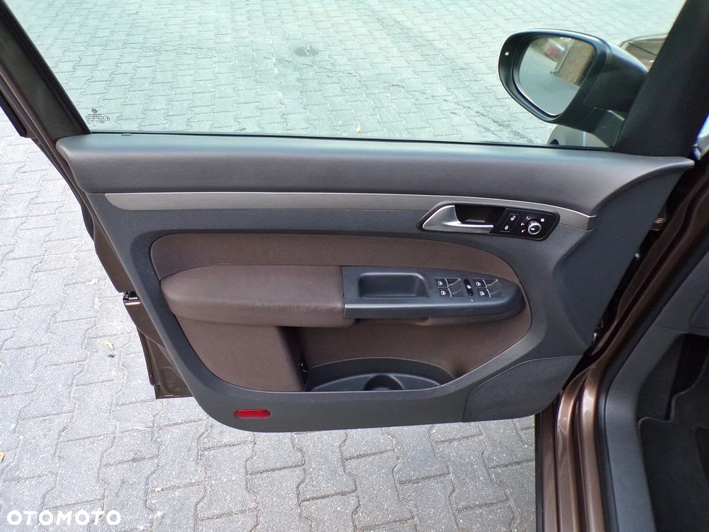 Volkswagen Touran 2.0 TDI DPF DSG Cross - 17