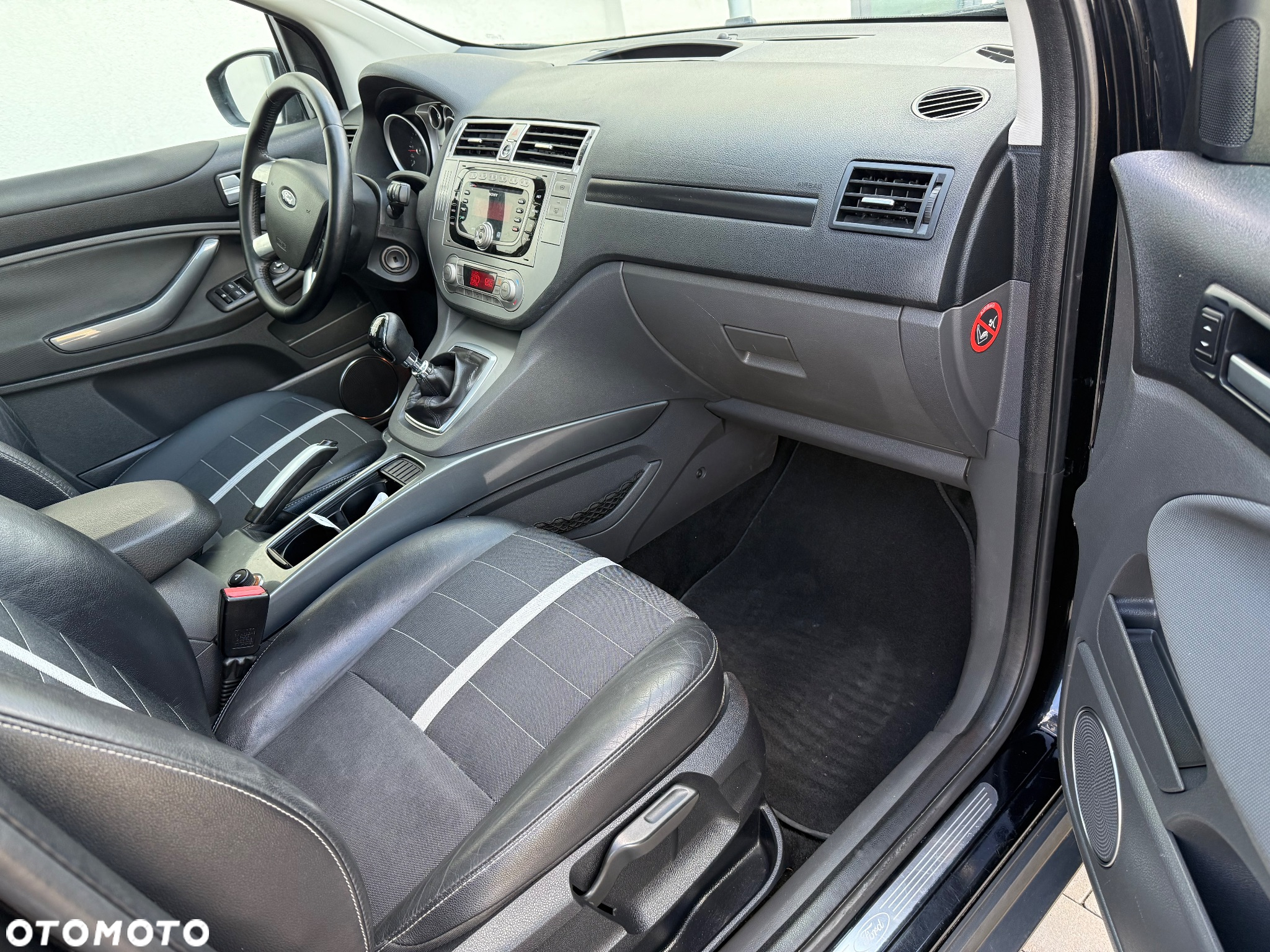 Ford Kuga 2.0 TDCi 4x4 Titanium - 29