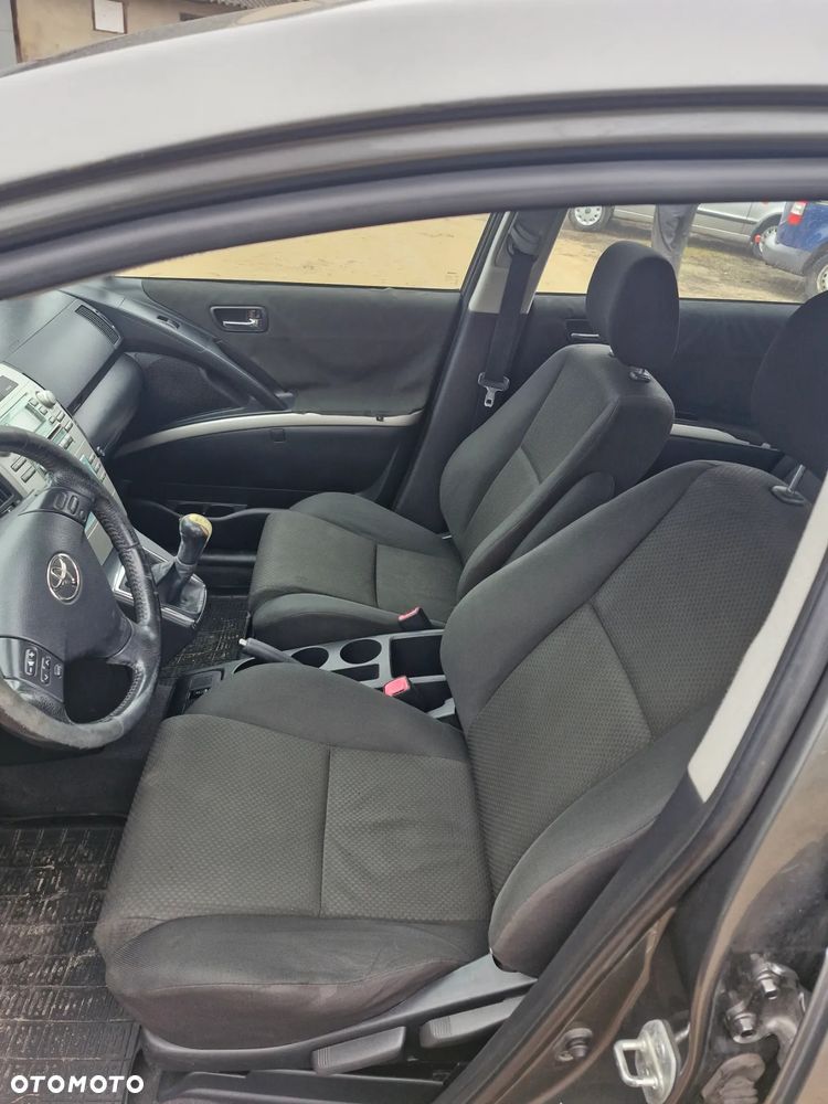 Toyota Corolla Verso - 21