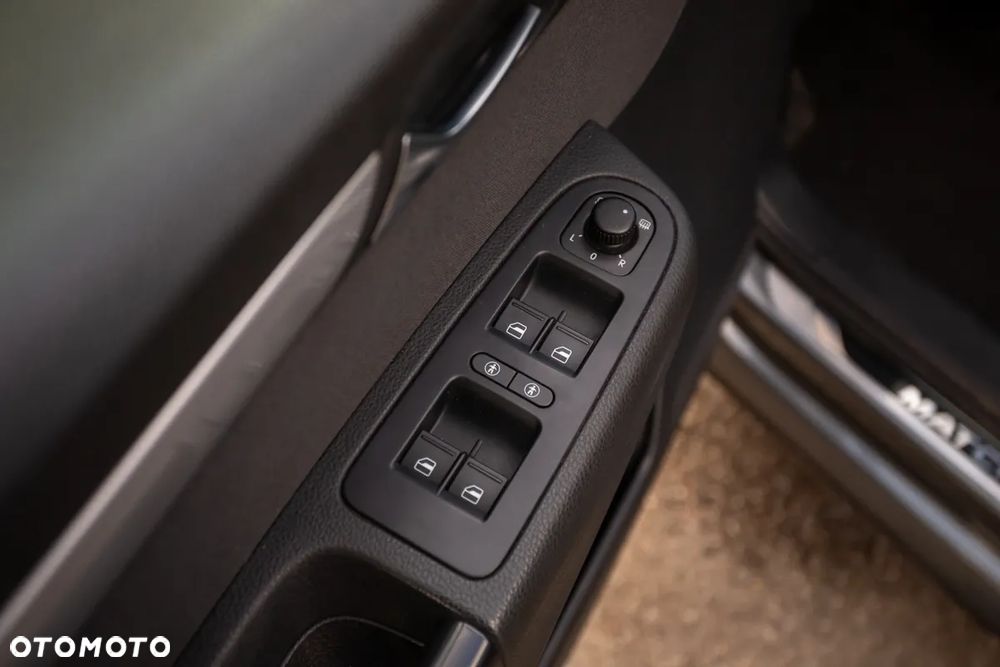 Volkswagen Sharan 2.0 TDI DSG BlueMotion Technology Match - 27