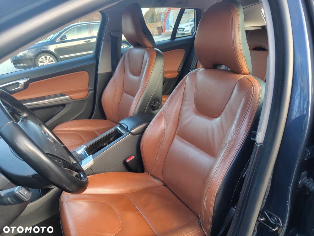 Volvo V60 D3 Summum - 13