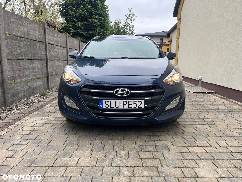 Hyundai i30 blue Kombi 1.6 CRDi Style - 14