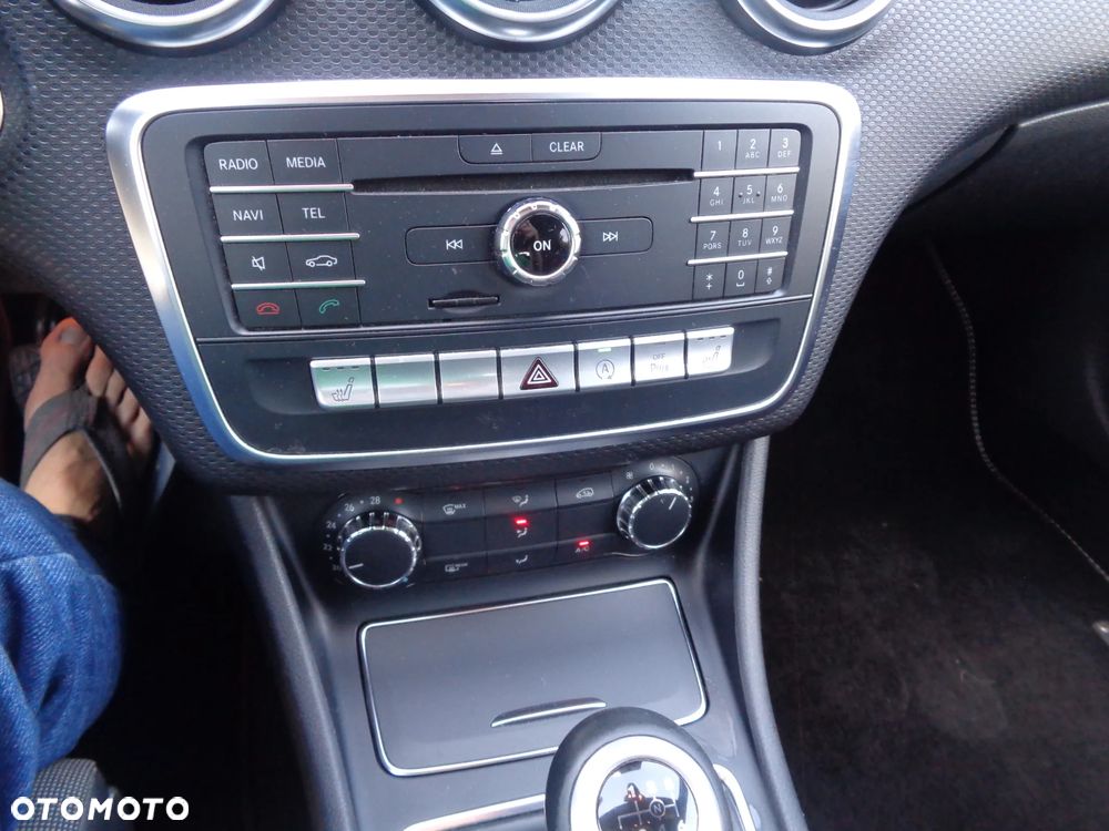 Mercedes-Benz Klasa A 180 BlueEfficiency Edition - 17