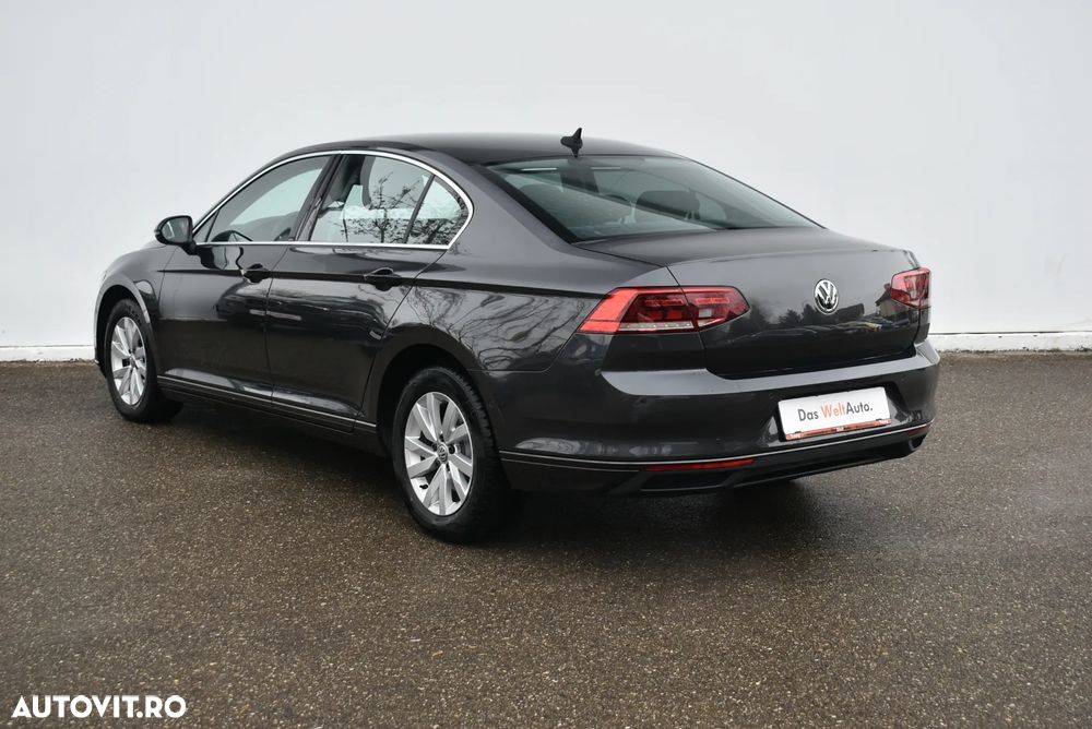 Volkswagen Passat - 12