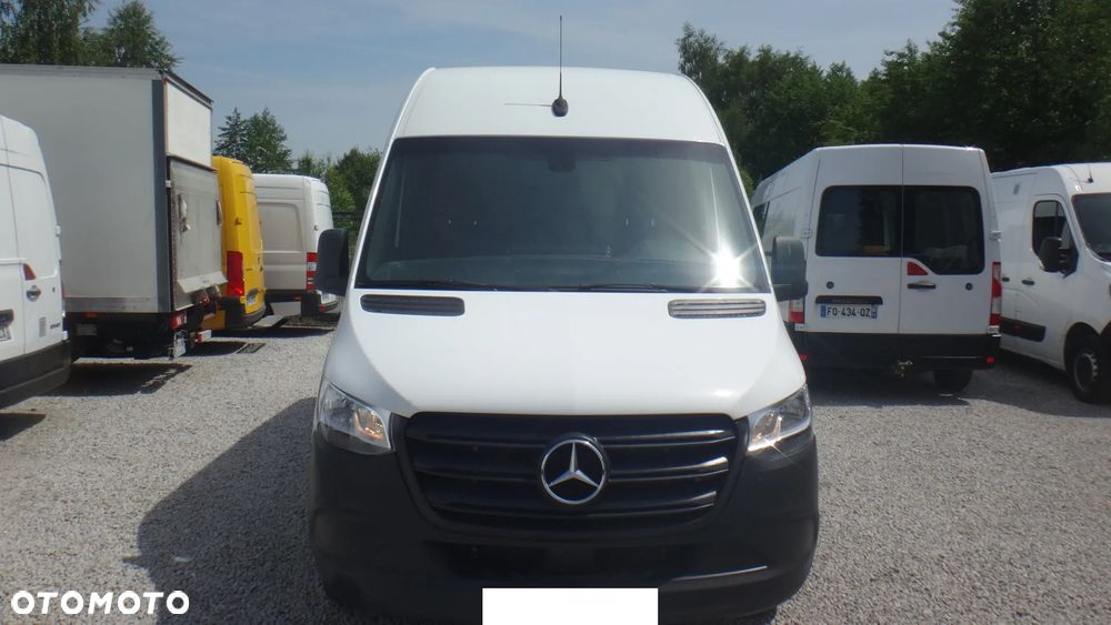 Mercedes-Benz Sprinter - 3