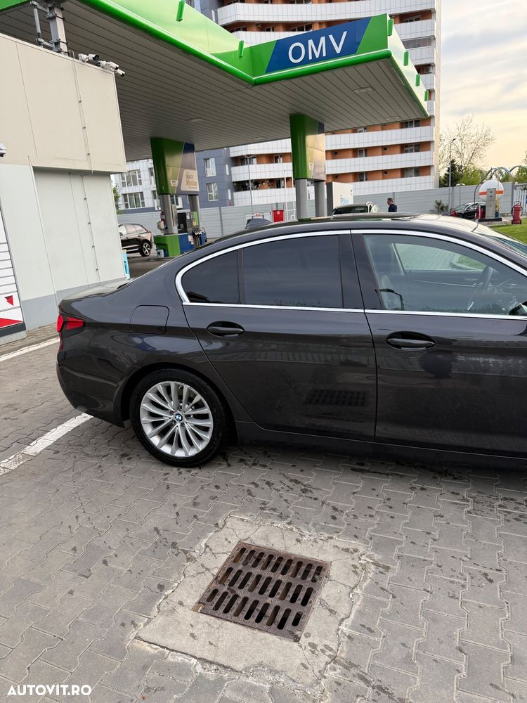 BMW Seria 5 520d Aut. Luxury Line - 6