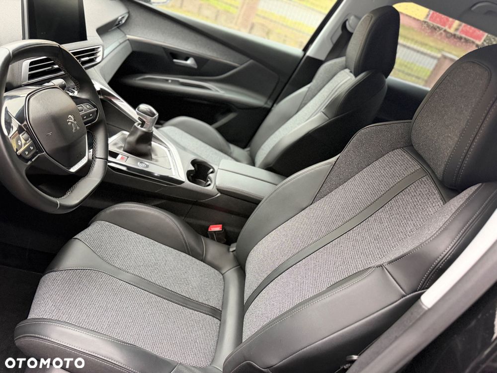 Peugeot 3008 1.2 PureTech Allure S&S - 19
