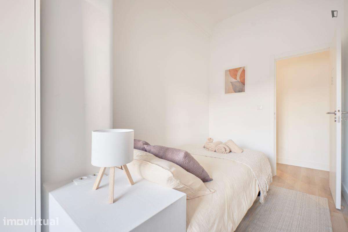 Quarto - localizado em Alameda Lisbon - Grande imagem: 3/35