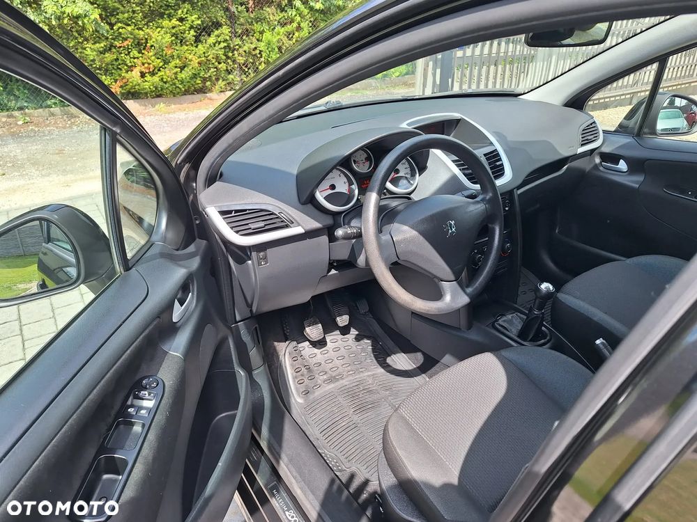 Peugeot 207 75 Millesim 200 - 9