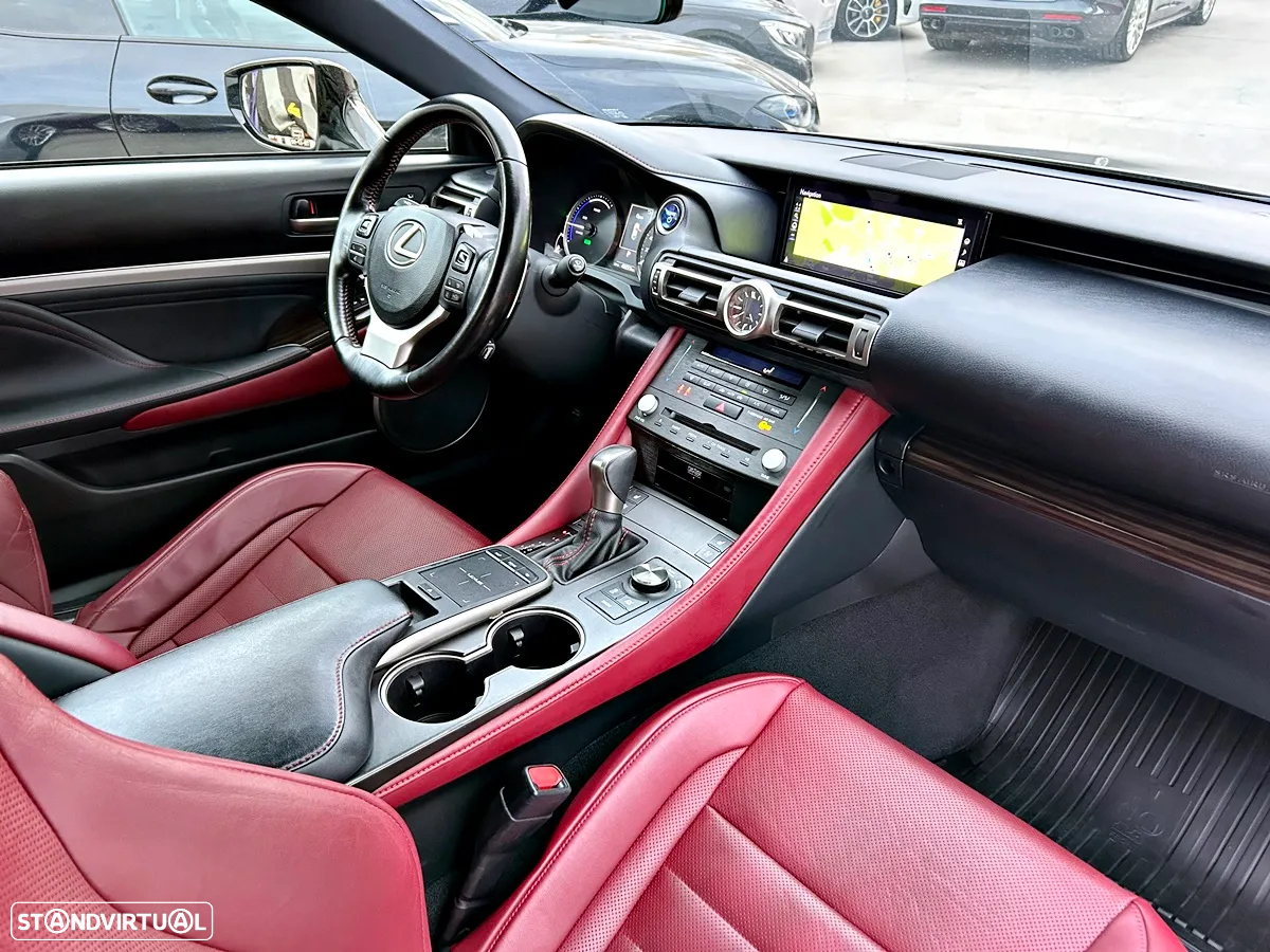 Lexus RC 300h Luxury - 31