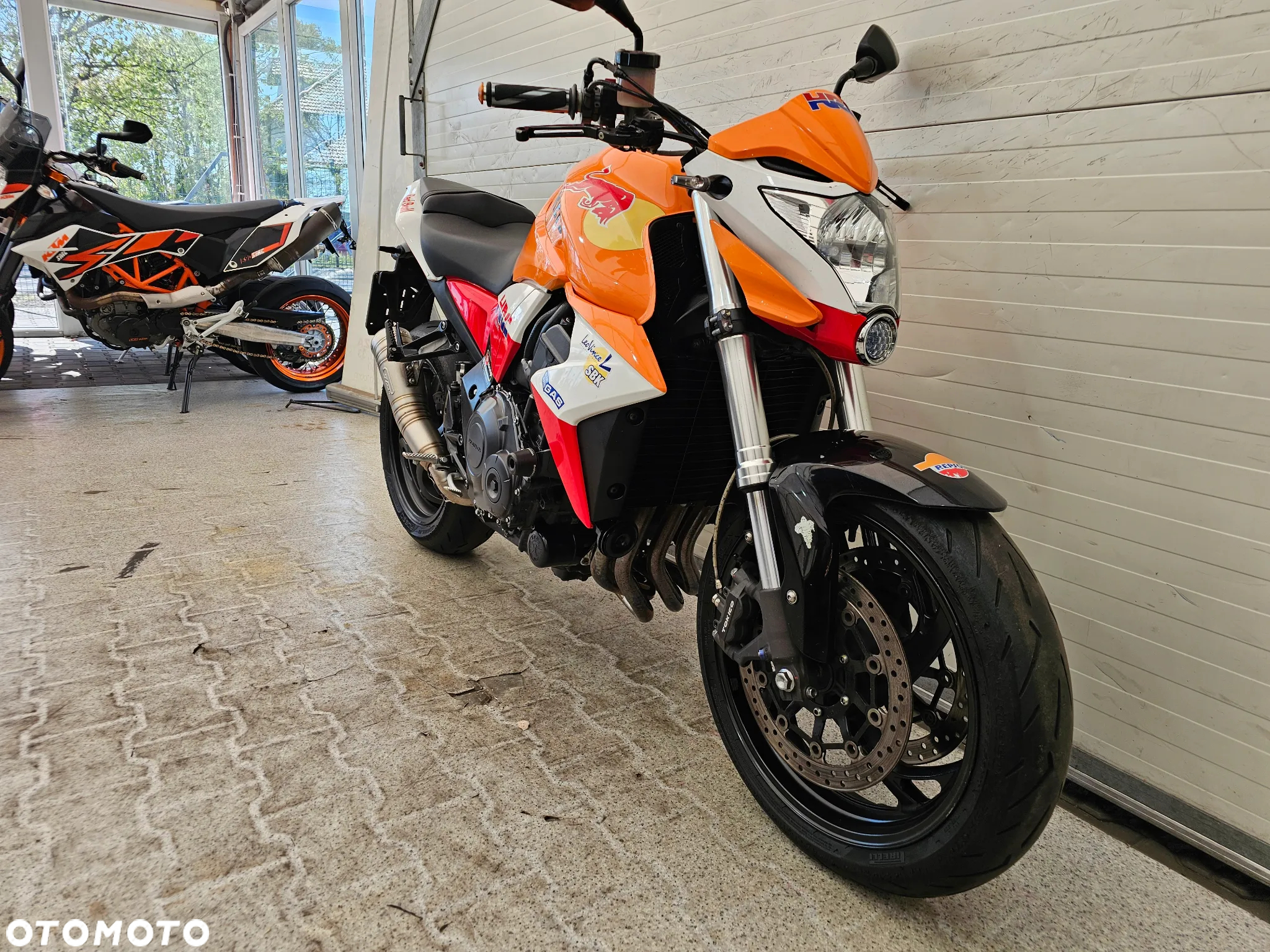 Honda CB - 8