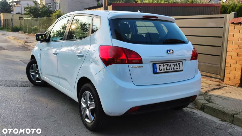Kia Venga - 31