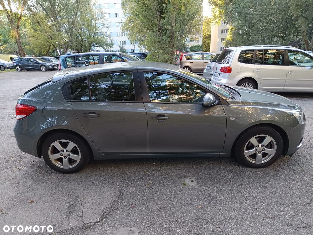 Chevrolet Cruze 1.6 LT+ - 4