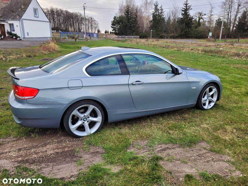 BMW Seria 3 325i Coupe - 3