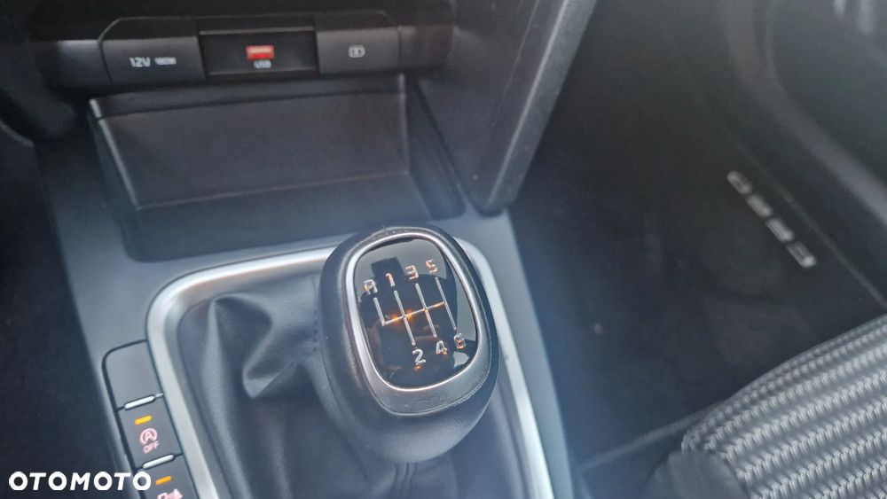 Kia Ceed 1.5 T-GDI M - 10