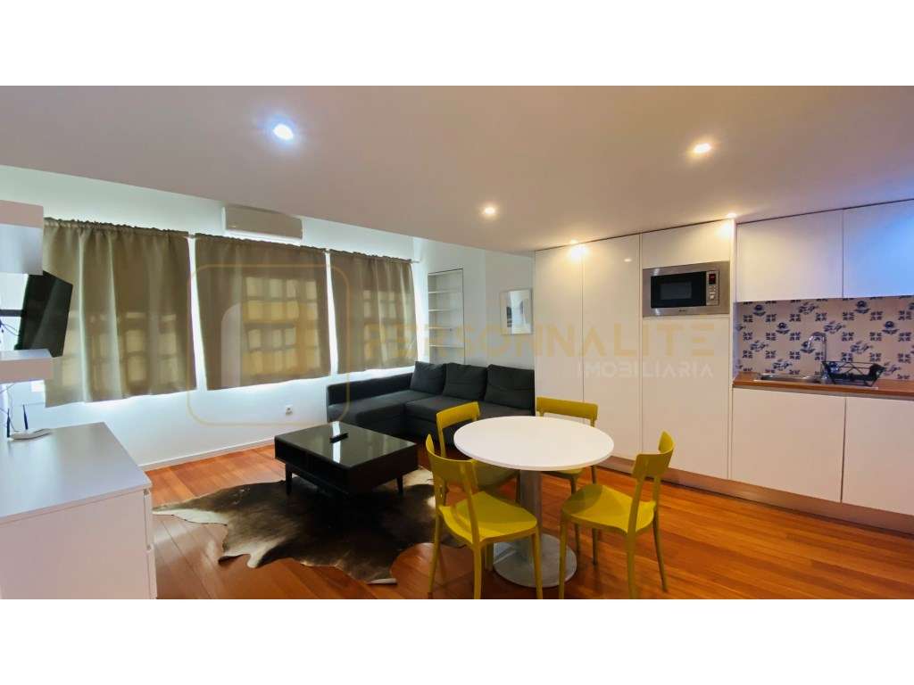 T1 mezanino - MOBILADO - Alameda de São Dâmaso - Grande imagem: 2/9