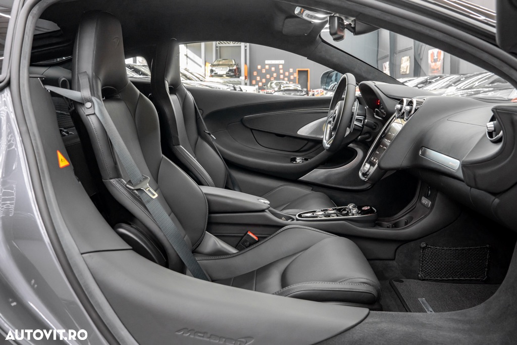 McLaren GT - 11