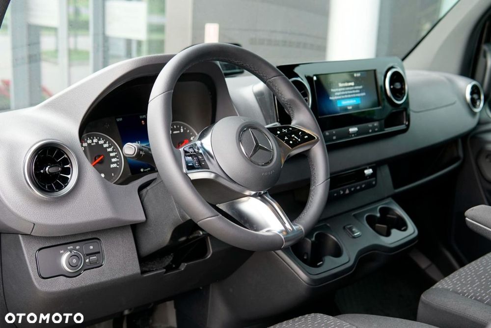 Mercedes-Benz Sprinter - 9