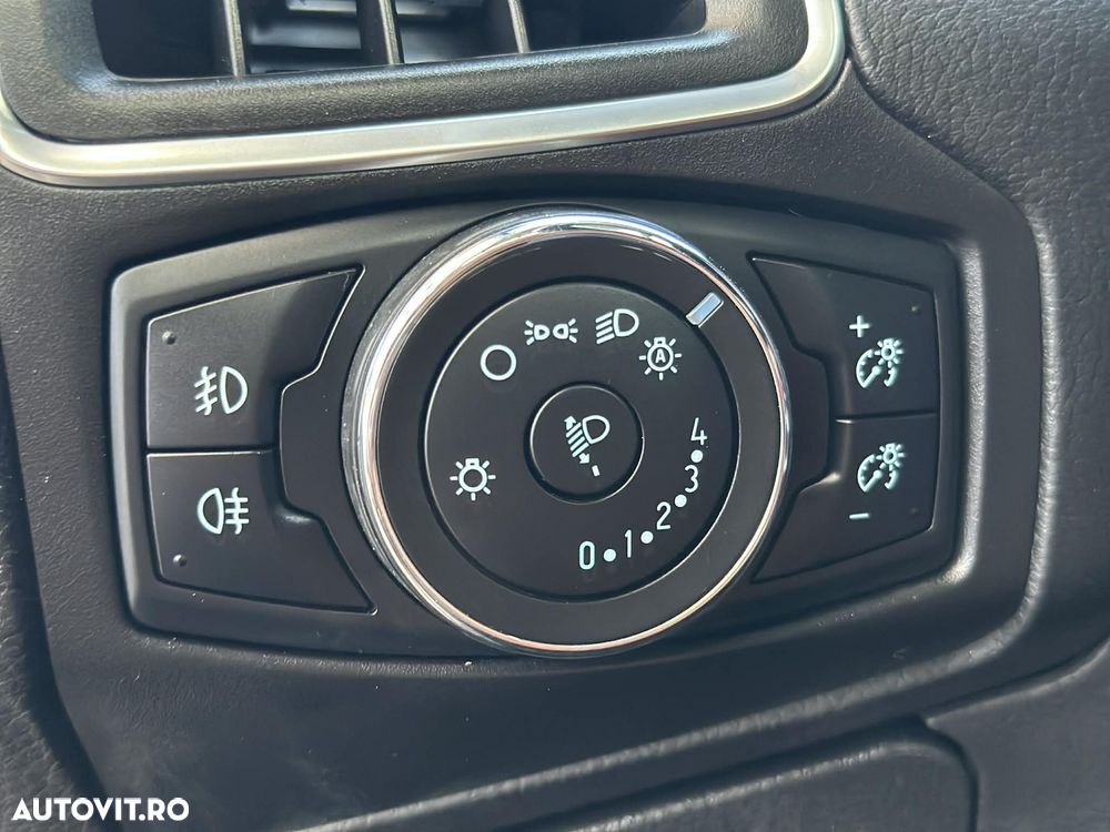 Ford Focus 1.6 TDCI ECOnetic 99g Start-Stopp-System Titanium - 19