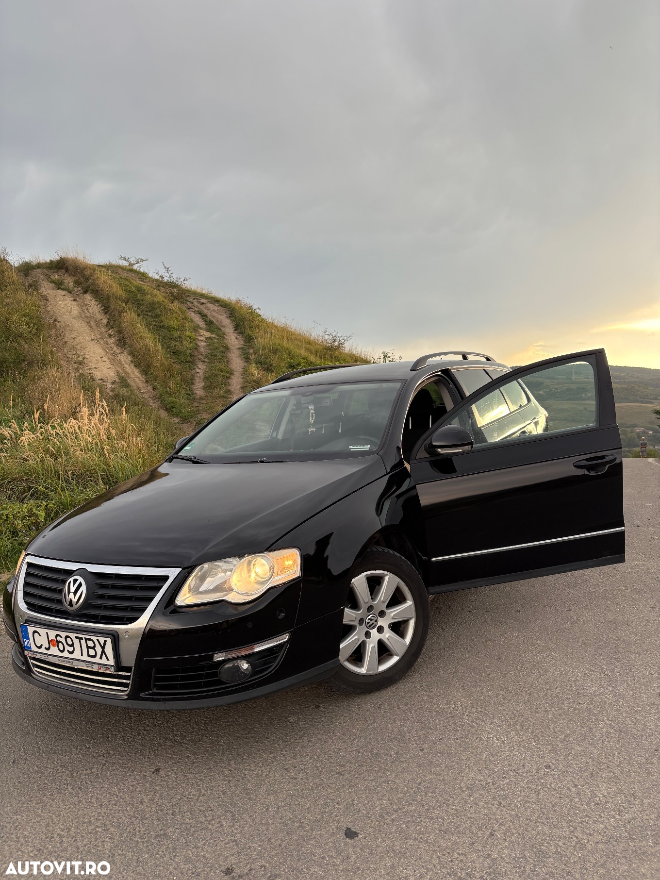 Volkswagen Passat Variant 2.0 Blue TDI DSG SCR R-Line - 3