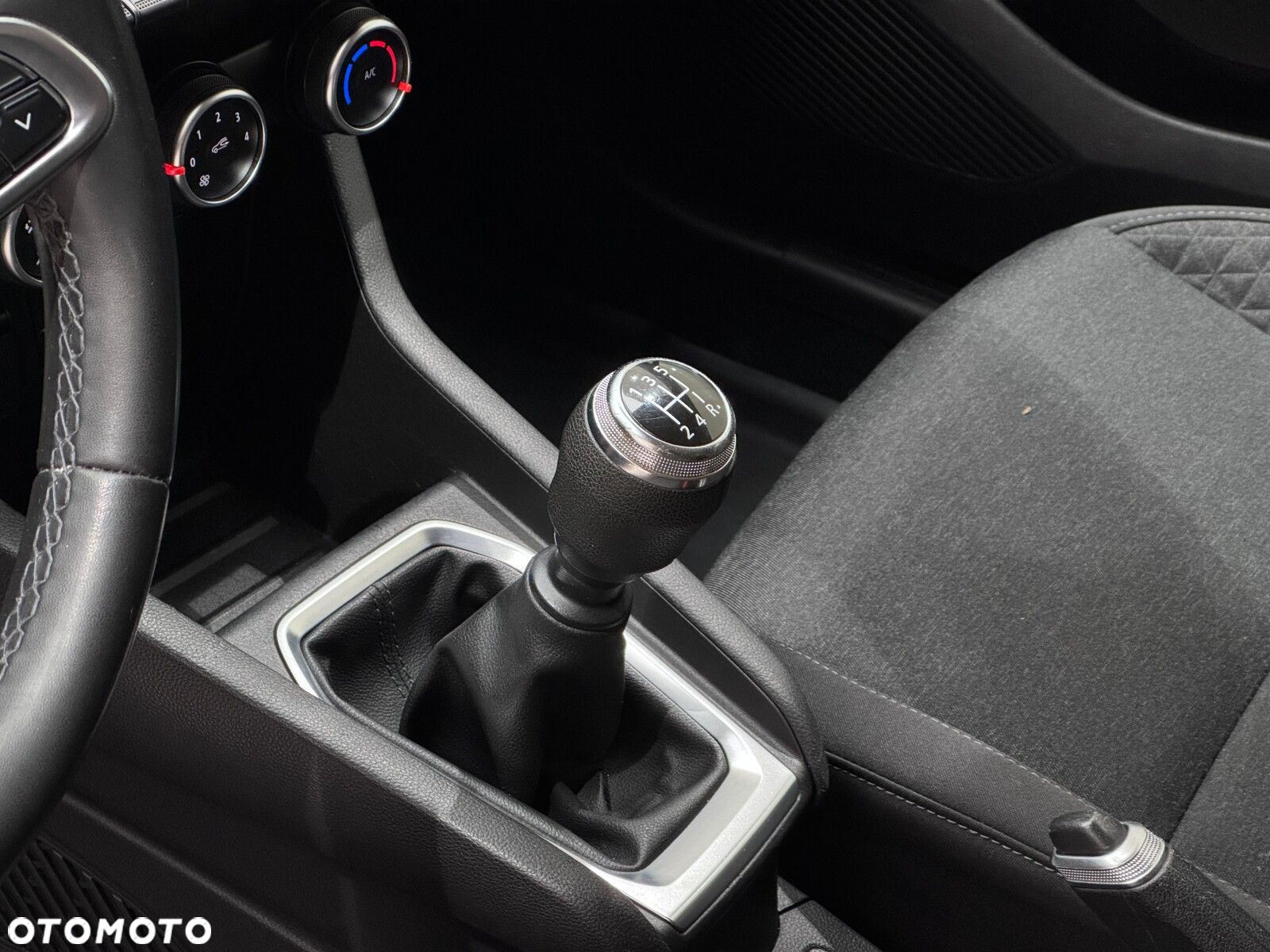 Renault Clio - 10
