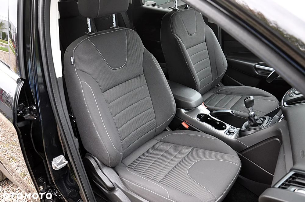 Ford Kuga - 25
