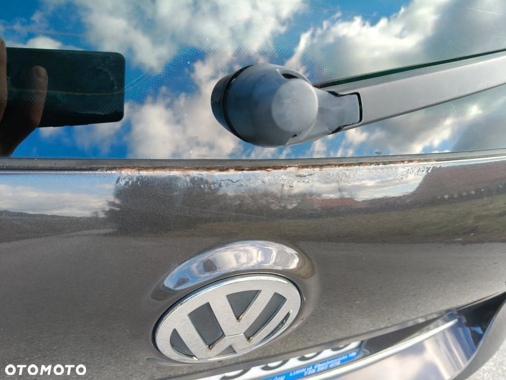 Volkswagen Passat 2.0 TDI DPF Highline - 23