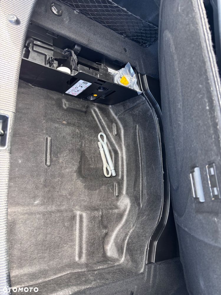 Mercedes-Benz Klasa E 350 CGI BlueEFFICIENCY 7G-TRONIC Avantgarde - 17