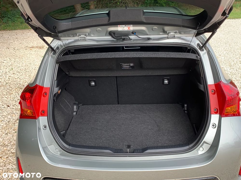 Toyota Auris 1.6 Prestige - 36