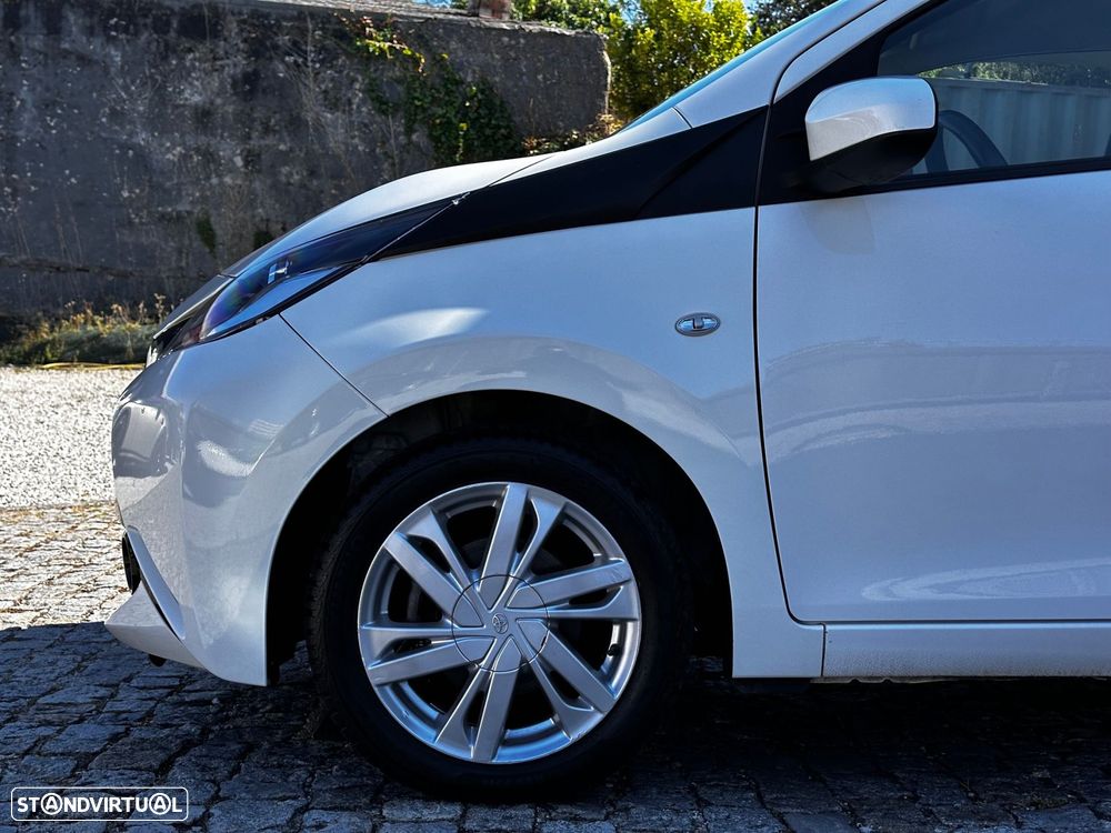 Toyota Aygo 1.0 X-Play Plus+X-Touch - 4