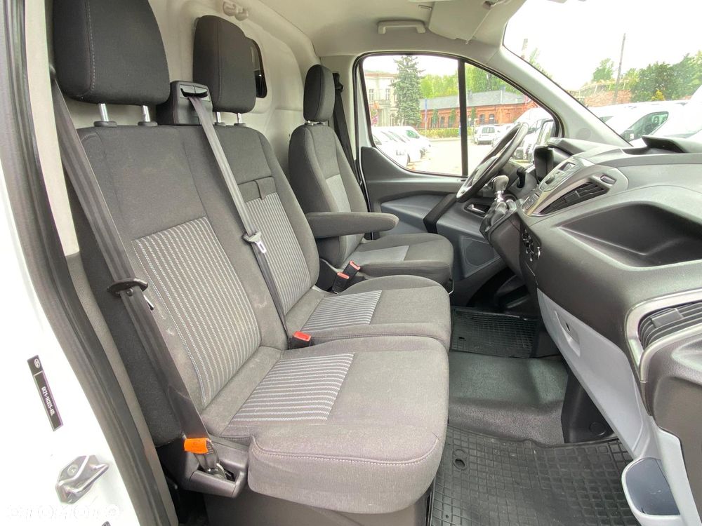 Ford TRANSIT CUSTOM - 18