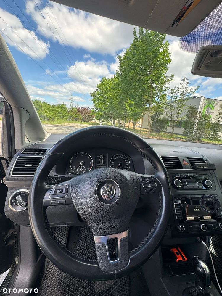 Volkswagen Touran 2.0 TDI Highline DSG - 29