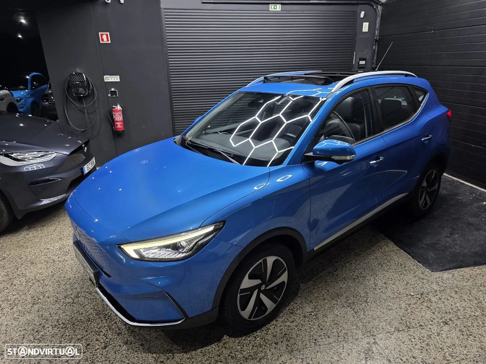 MG ZS EV 72.6 kWh Luxury OBC 11 kW - 1