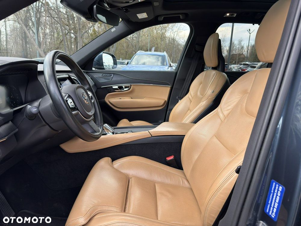 Volvo XC 90 - 31