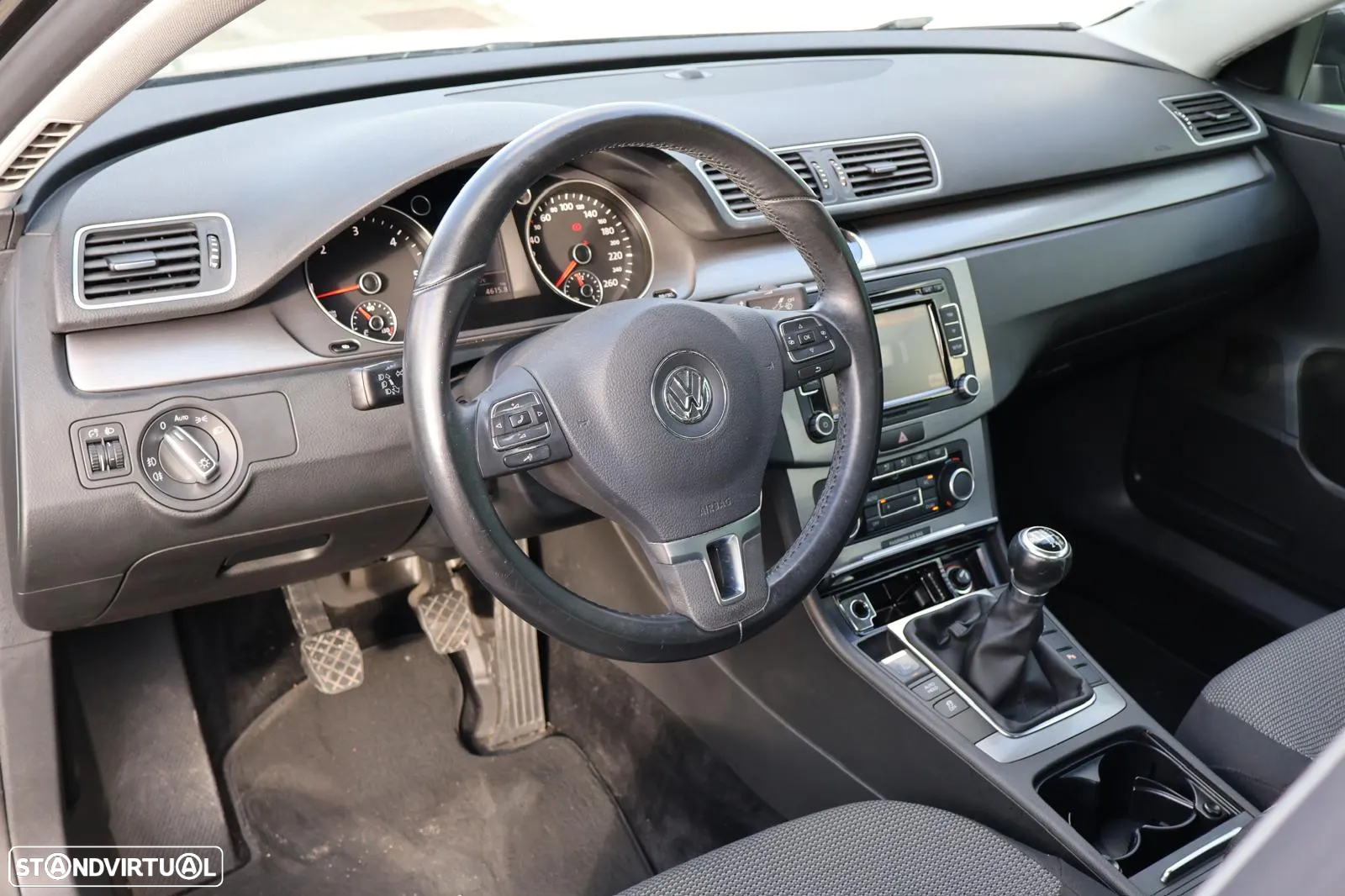 VW Passat 1.6 TDI BlueMotion - 20