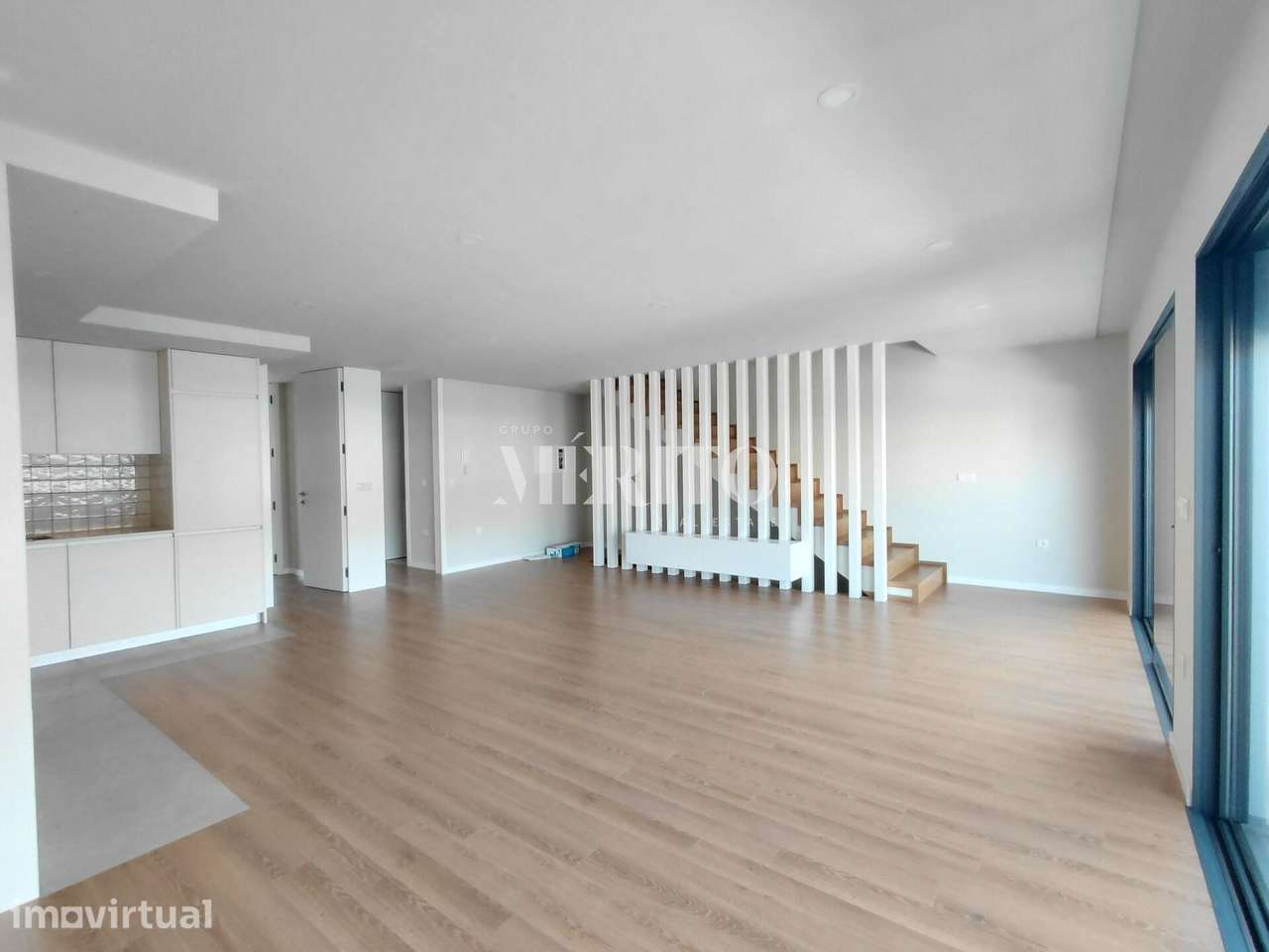Apartamento T2 + 2 - Grande imagem: 2/22